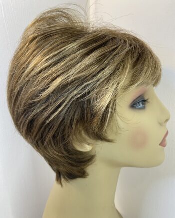Lovely designer wig. Bess580