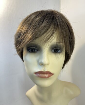 Beautiful brown wig. Brss581