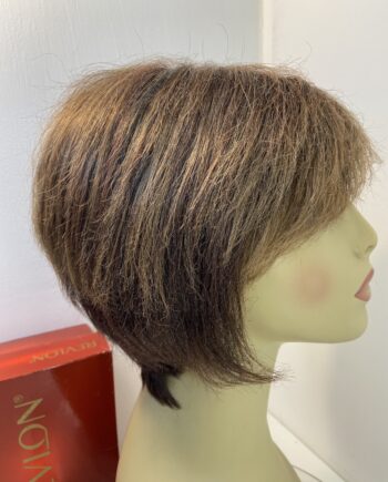 Boxed brown short wig. Bbrss952