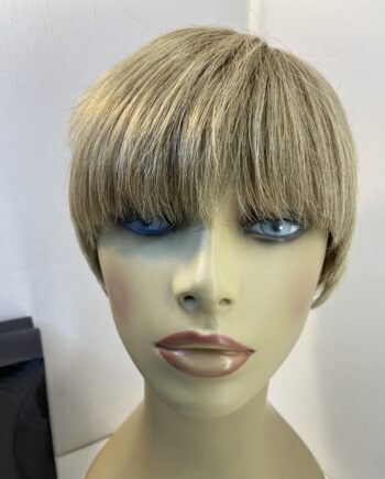 Spring honey boxed short wig. Bblss926
