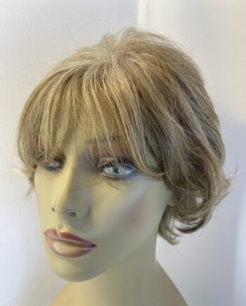 Blonde wavy wig. Blsw702