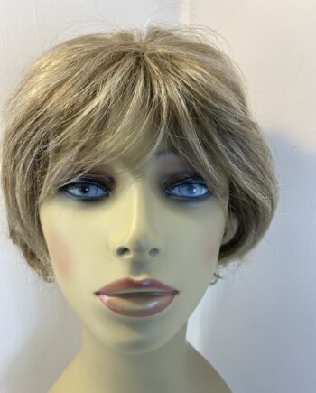 Blonde short wavy wig. Blsw705