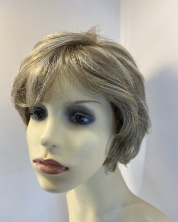Blonde highlighted wig. Blsw706