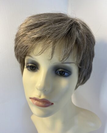 Soft short brown wig. Brss707
