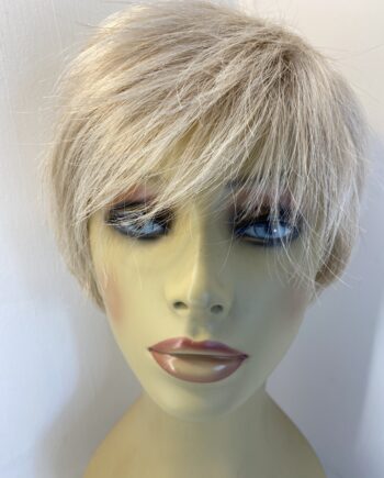 Blonde champagne short wig. Blss801