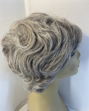Grey wavy wig. Gws804