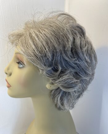 Grey wavy wig. Gwm805