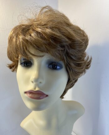 Stunning reddish brown wig. Rwm808
