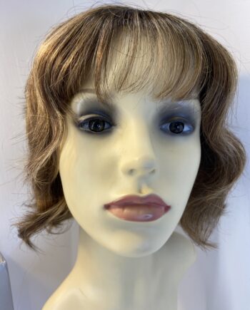 Nougat rooted wig. Bbrmw938