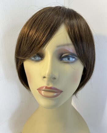 New stunning super soft brown wig. Brms625