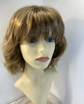 Blonde new wavy long wig. Bblwl941