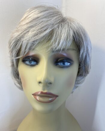 Silver grey short wig. Gss636