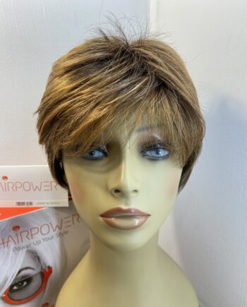 New hazelnut reddish brown wig. Bbrss961