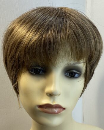 Stylish brown short wig. Bblss963