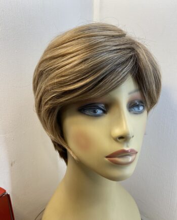 Wheat brown  short wig. Bbrss945