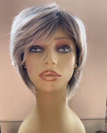 Beautiful silver grey wig. Gss712